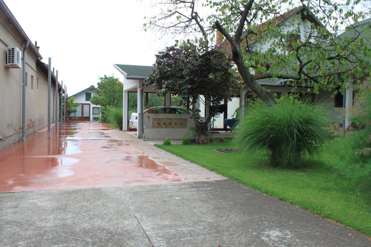 Boulevard Garden House - Free And Save Parking In The Locked Yard Τσούπρια Εξωτερικό φωτογραφία
