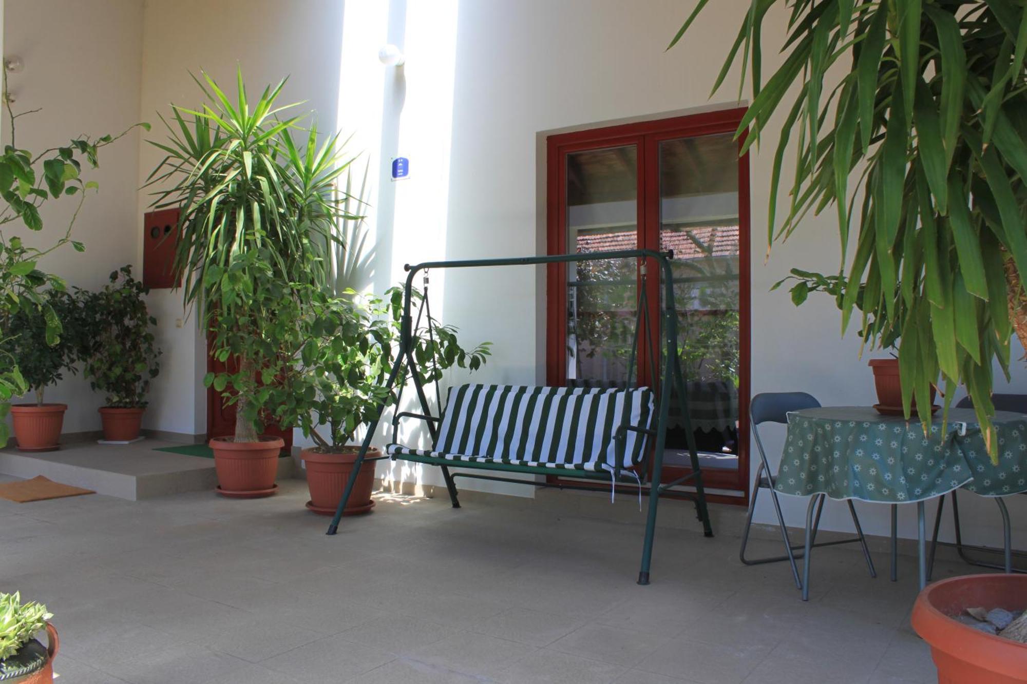 Boulevard Garden House - Free And Save Parking In The Locked Yard Τσούπρια Δωμάτιο φωτογραφία